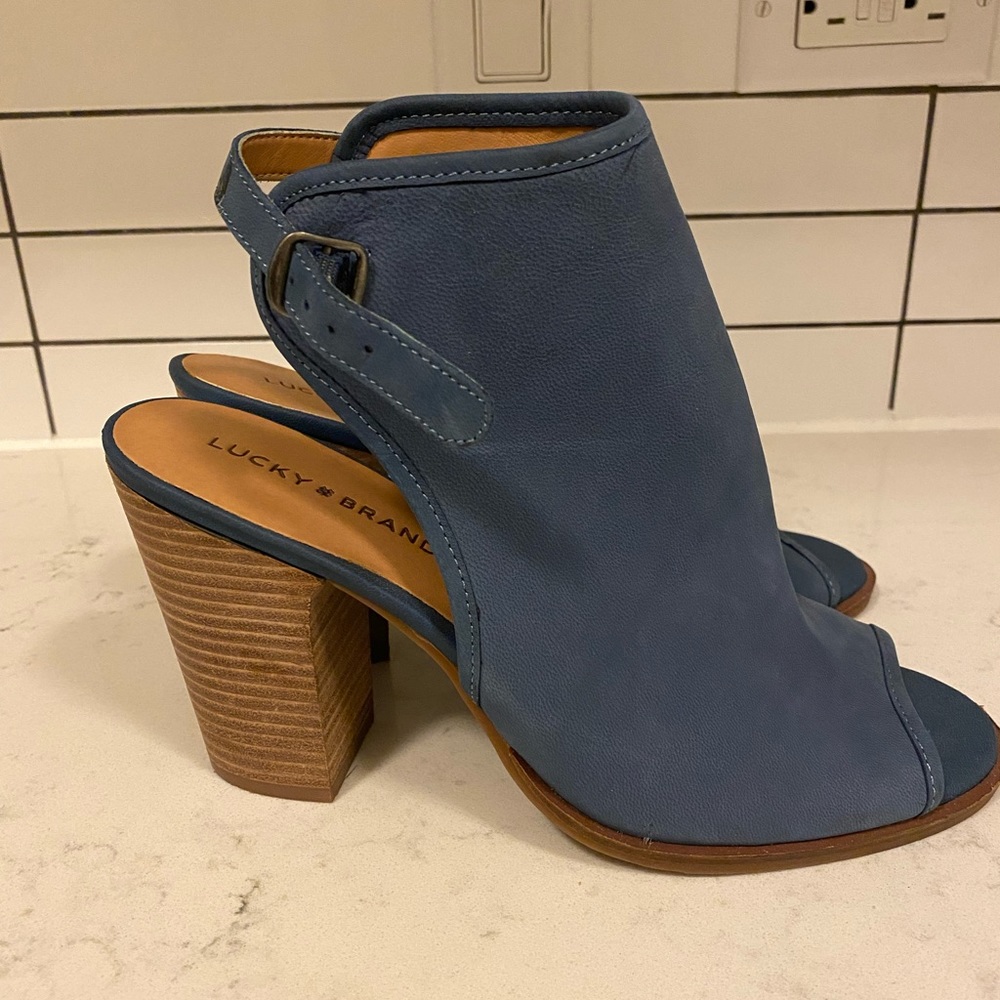 Lucky Brand Lisza peep toe blue heels